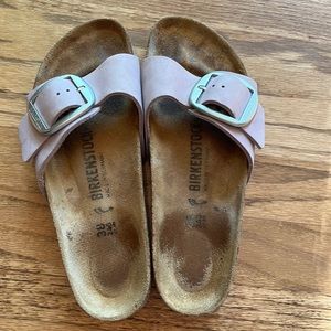Lavender Big Buckle Birkenstocks size 38 Narrow